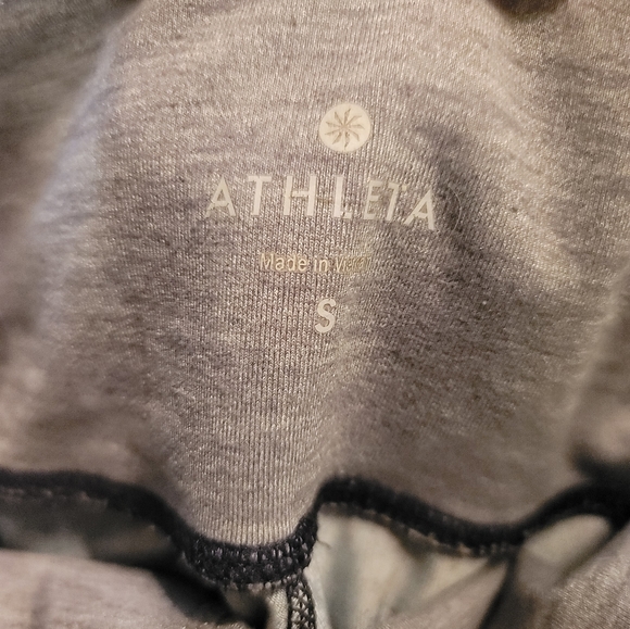Athleta leggings with pockets size small - Picture 2 of 5